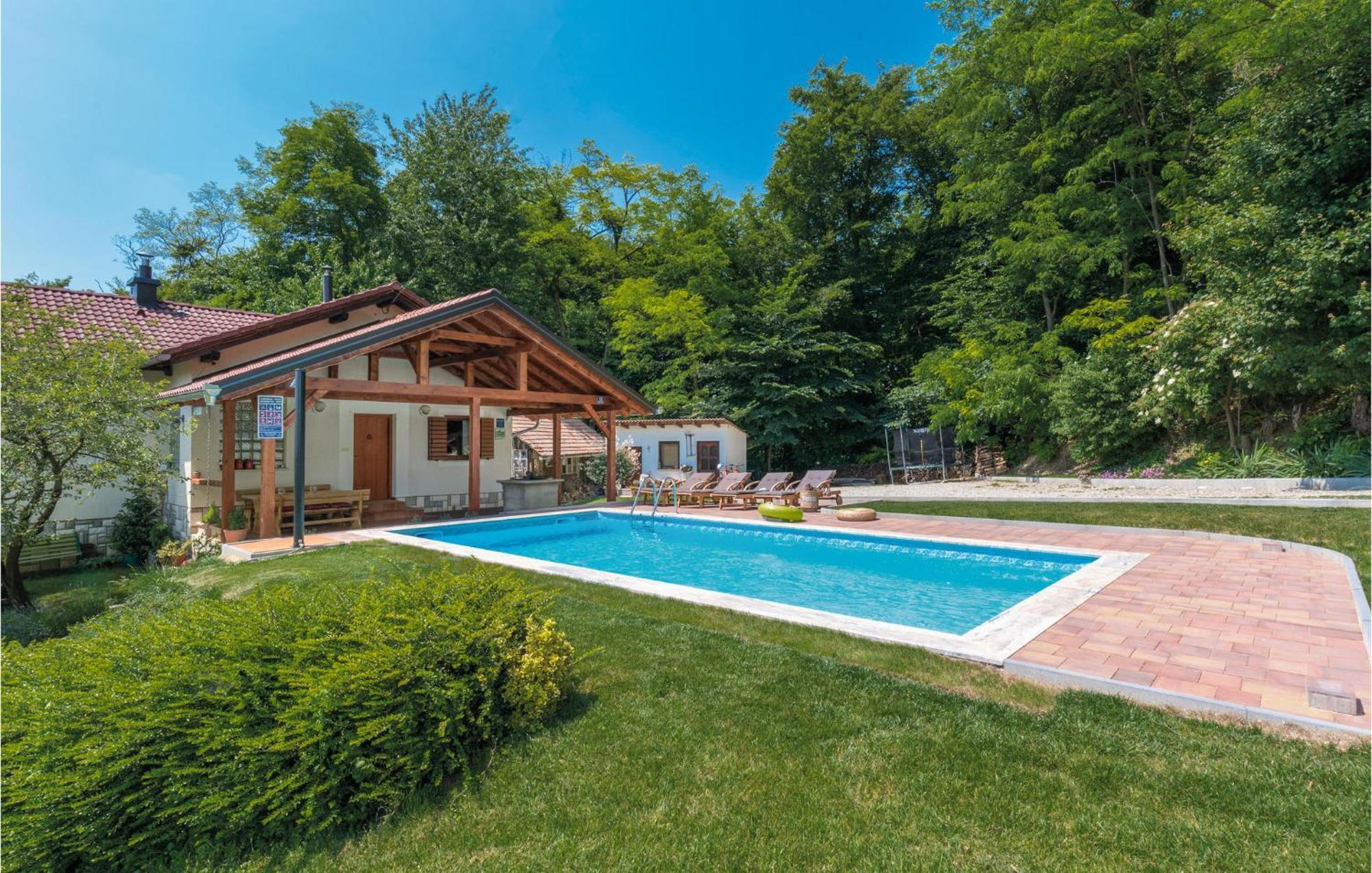Beautiful Home In Sv,Martin Na Muri With Jacuzzi 스베티 마르틴 나 무리 외부 사진