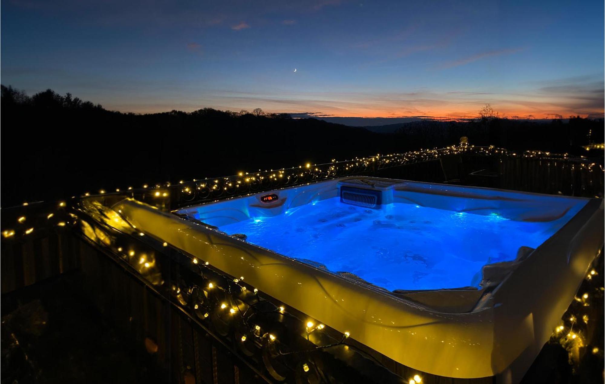 Beautiful Home In Sv,Martin Na Muri With Jacuzzi 스베티 마르틴 나 무리 외부 사진